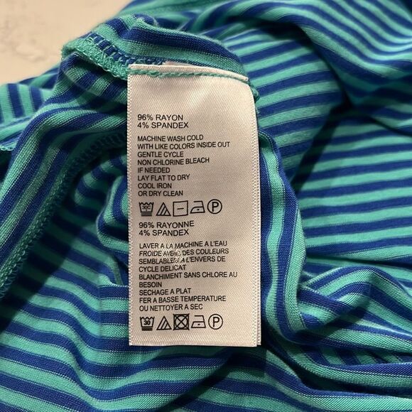 Tommy Bahama SS V-neck Top - Picture 6 of 6